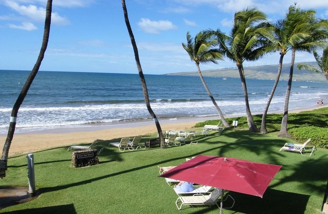 Beach front in Hotel District!