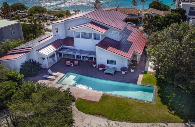 BEACH FRONT Luxury Villa Boca Catalina MALMOK