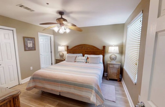 Beach Front Resort with Gulf View in Panama City Beach with all amenities!
