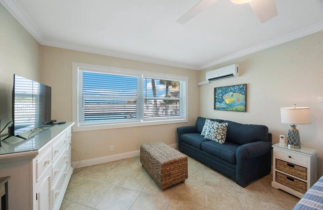 Beach Hotel Unit - Ground Floor Surf Song #154