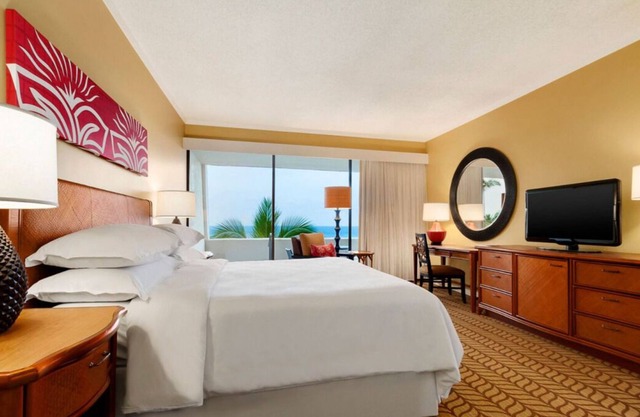 Beach is Calling! Spa, Dining, Restaurant and Bar, Near Kona Country Club