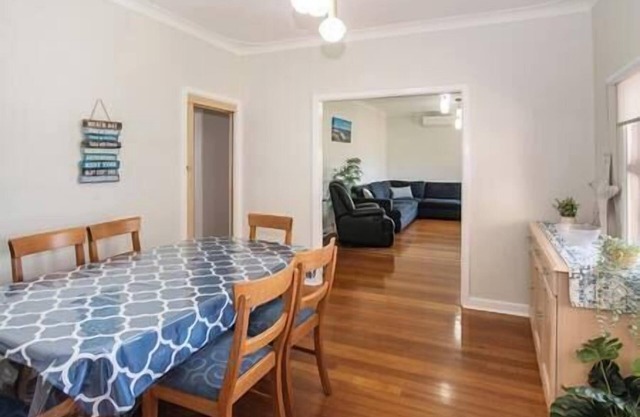 Beach Retreat on Kent- Bikes, Large Backyard, Gas BBQ