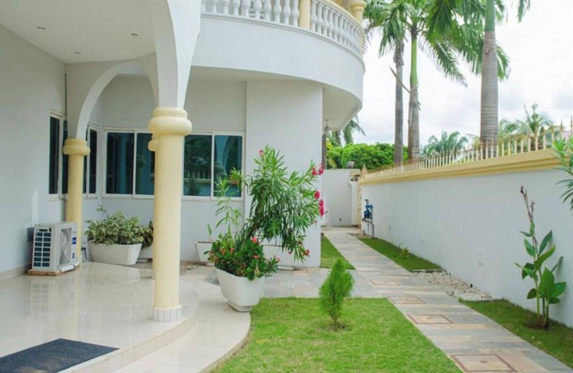 Beach Sand Hotel & Resort, Cotonou Standard King Room 3
