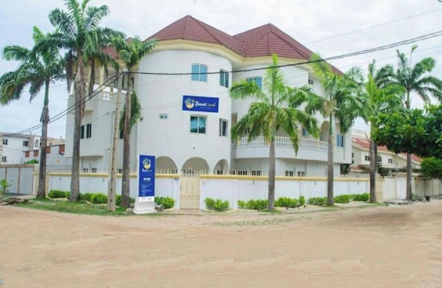 Beach Sand Hotel & Resort, Cotonou Standard King Room 8