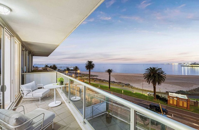 Beach Street Luxury | Beach & Bay Views