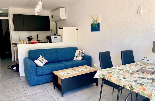 Beach Studio, Garden, AC, 2-Min Walk to Thau Lagoon, Parking, Quiet Area