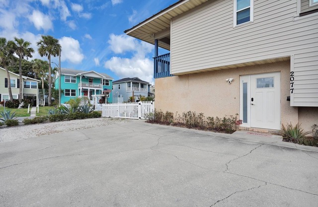 BEACH TOWNHOUSE -Pet Friendly “Redfish”