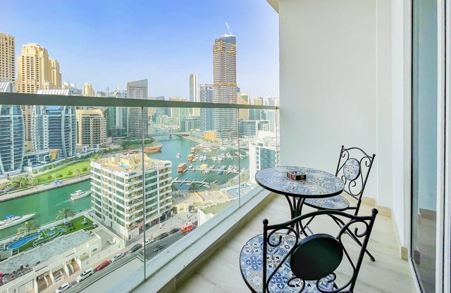 Beach View 2BR Ultra-luxurious Apt- 1504