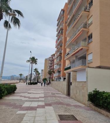 Beach view apartment in Cullera