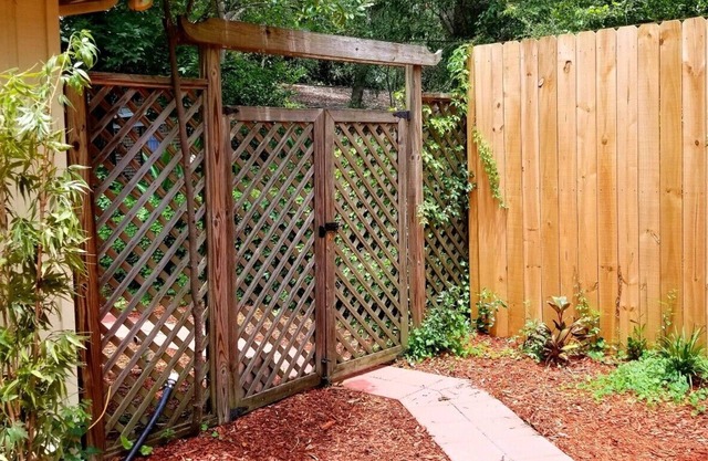 Beach Zen studio-3 miles to beach-private entrance & courtyard-pets allowed