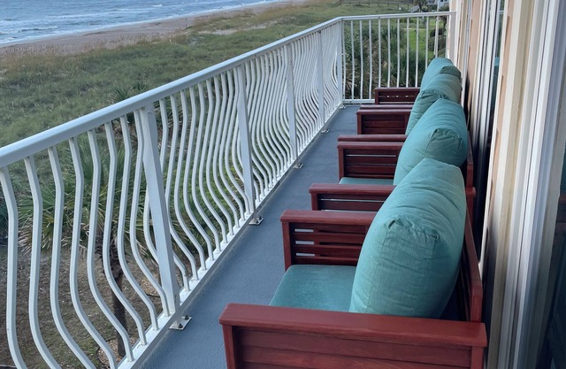 Beachfront 2-bedroom condo with breathtaking ocean views from every room!
