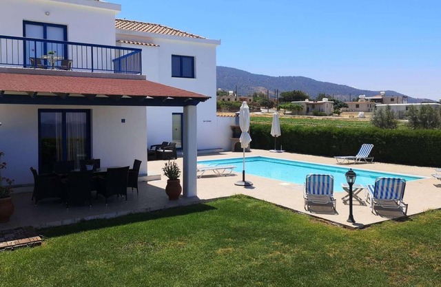 Beachfront 3 bed villa with sea views.