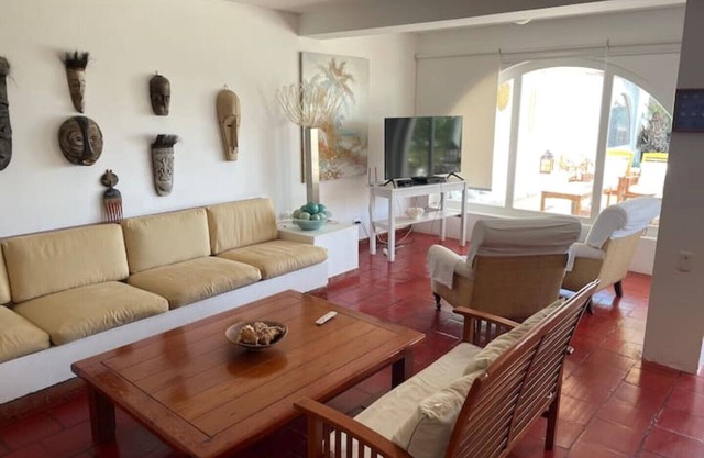 Beachfront, 4BR, entire house in Paracas