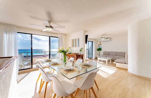 Beachfront 4BR Hotel Zone in Cancun.
