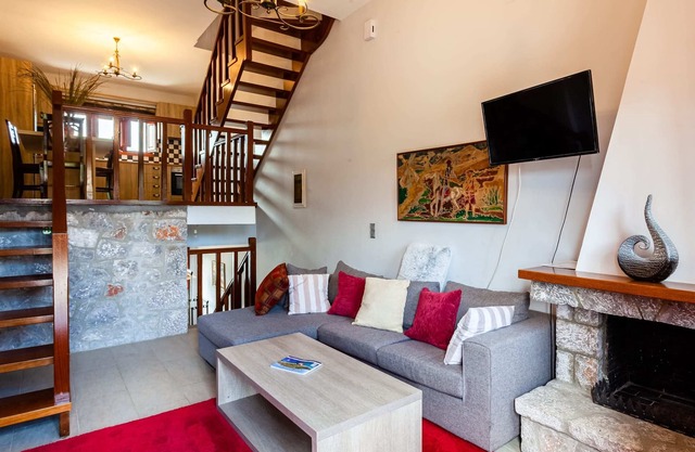 Beachfront Astros Villa - Dukes Seaside Retreat