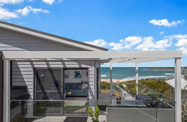 Beachfront Studio - overlooking Moonee beach
