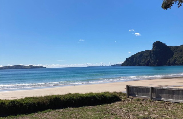 Beachfront Bliss - Taupo Bay