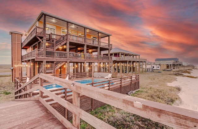 Beachfront Compound: 2 Homes, 2 Pools, Sleep 26!