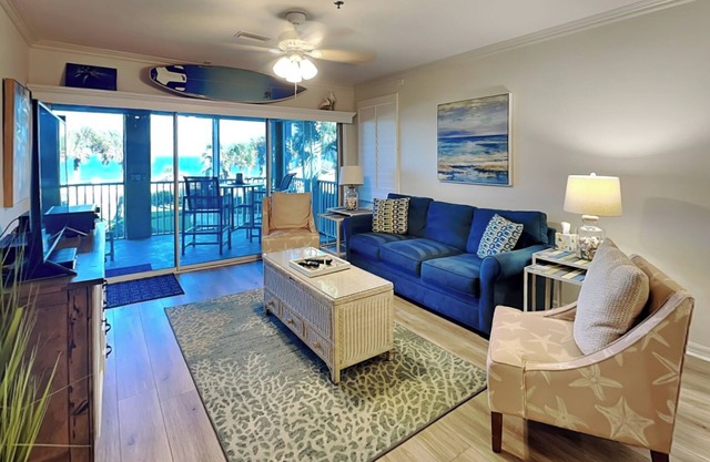 Beachfront Condo With Resort Pool, Balcony + Ocean Views