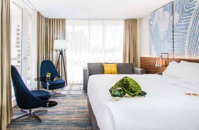 Beachfront Gem Near Swimming Hall of Fame - 3 Rooms