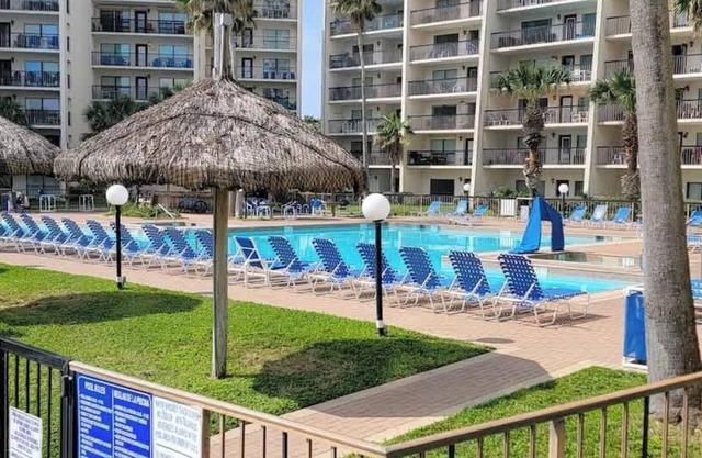 Beachfront Hotspot - New Furnishings - Pool - 1st Floor