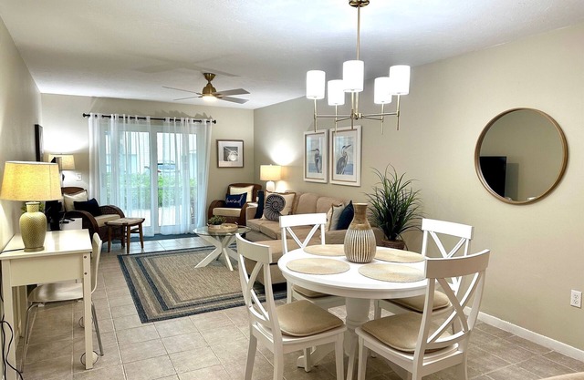 Beachfront.Island Beach Club - Gorgeous First Floor 2 Bed, 2 bath with Pool