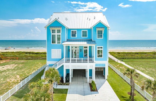 Beachfront Luxury w/Hot Tub on Deck, Spacious Private Interior