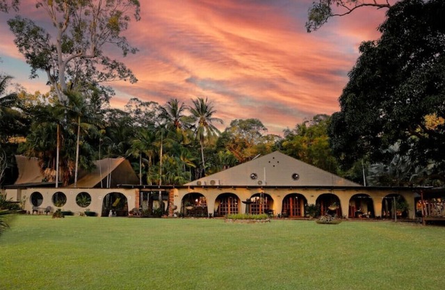 Beachfront Paradise Araluen Resort Close to Cairns