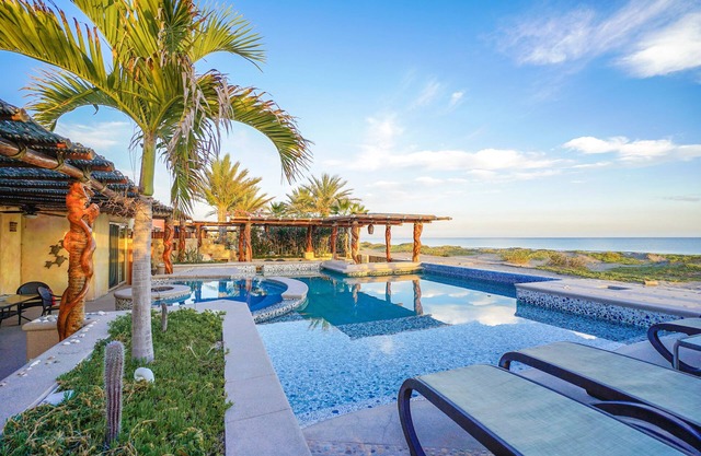 BEACHFRONT, PRIVATE POOL, GOLF, Concierge, Daily Maid and Chef-Meal Services at Paraiso del Mar