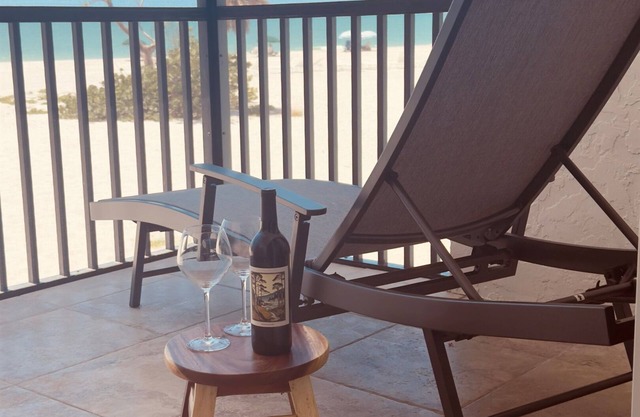 Beachfront Sanibel Escape – Steps to Sand & Sunset Views