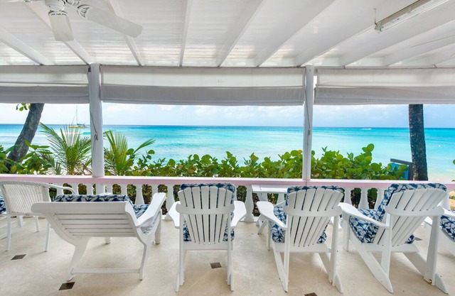 Beachfront Tropical Retreat - Belair (4 bed)