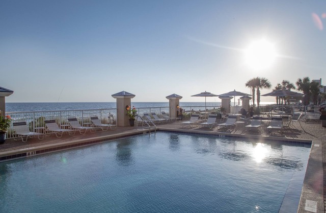 Beachfront Villa ! Outdoor Pool & Hot Tub