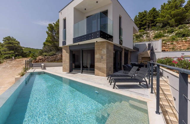 Beachfront Villa Fine Time with Pool I