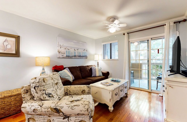 Beachfront villa near golf with pool, hot tub, & balcony - snowbird-friendly