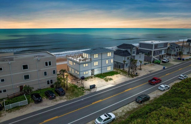 Beachfront with Direct Access to South Ponte Vedra Beach close to St. Augustine