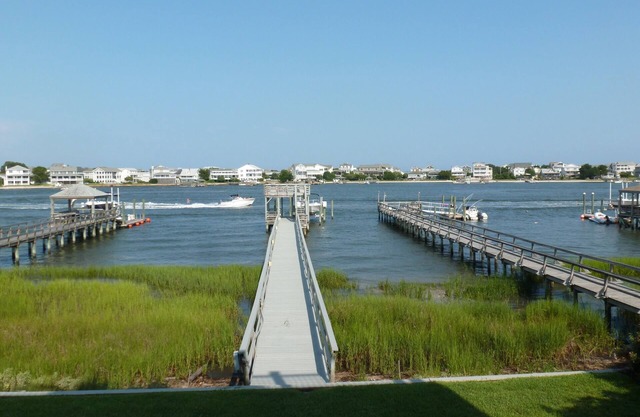 Beachouse on Sound with Private Dock and Boatslip!
