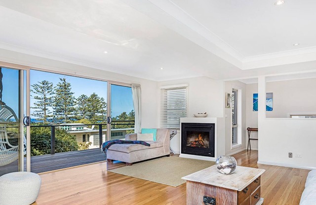 Beachouse Sharkies Opposite & Sea Views of Sharkies Beach