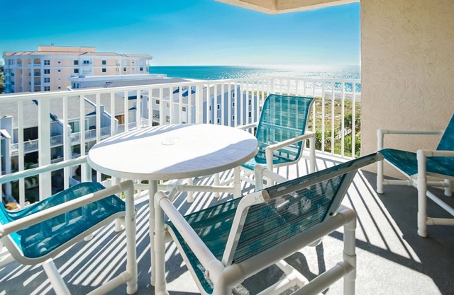 Beachside 1BR Condo w/Balcony Views