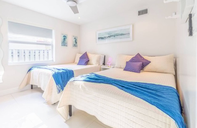 Beachside Bliss Lush Private Pool, BBQ, King Bed