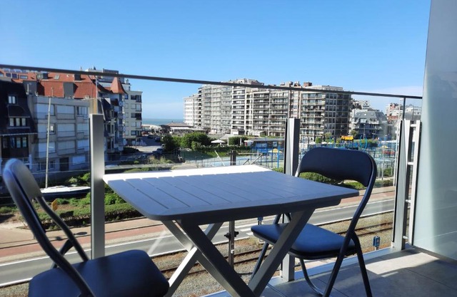 Beachstudio Westende with sea view