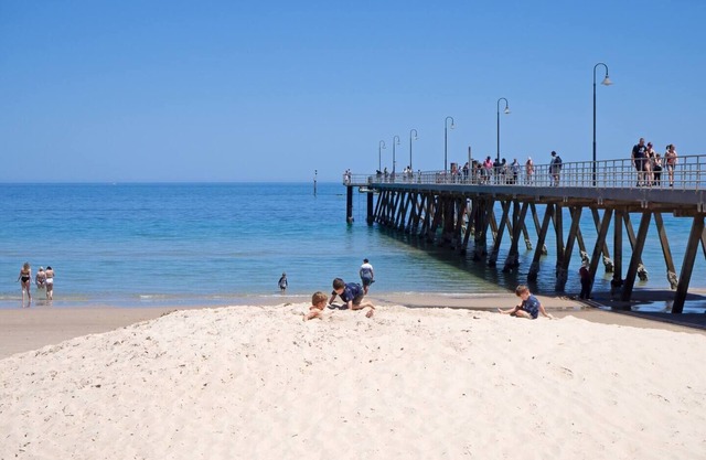Beachtown Breeze A Coastal Gem in Glenelg East