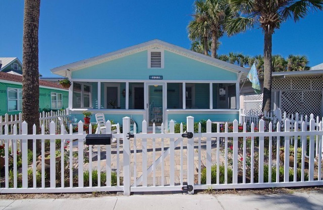 Beachy Cottage by the sea
