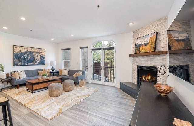 Bear Creek Lodge 207a Condo by Alpine Lodging Telluride