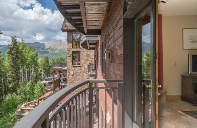 Bear Creek Lodge 305a 1 Bedroom Condo by Alpine Lodging Telluride