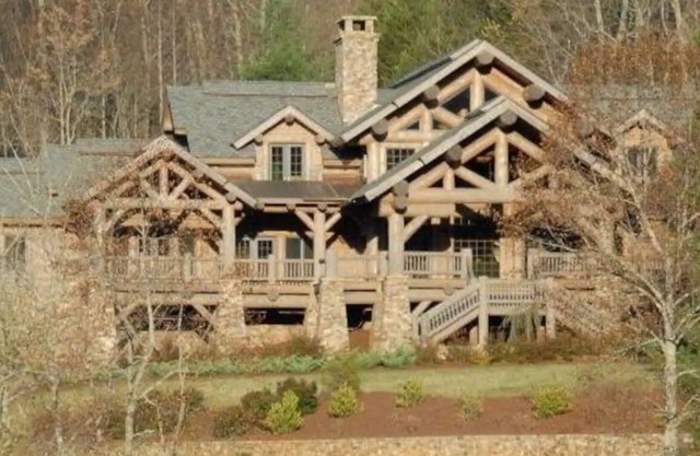BEAR PAW - A Luxurious Lodge-Style Log Home & Guest Cabin on 130 Acre Estate.