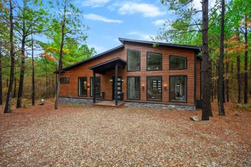 Bearfoot Chill'Inn - Relaxing Escape in Broken Bow