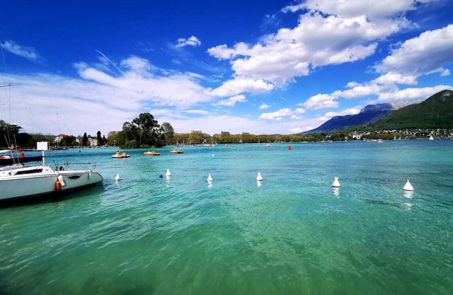 Beau T1 Spacieux, Proche Centre et lac