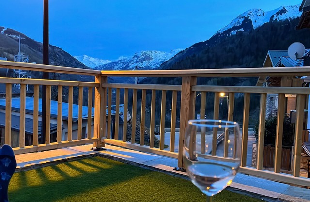 Beautifully restored chalet - ideal for 3 Valleys skiing