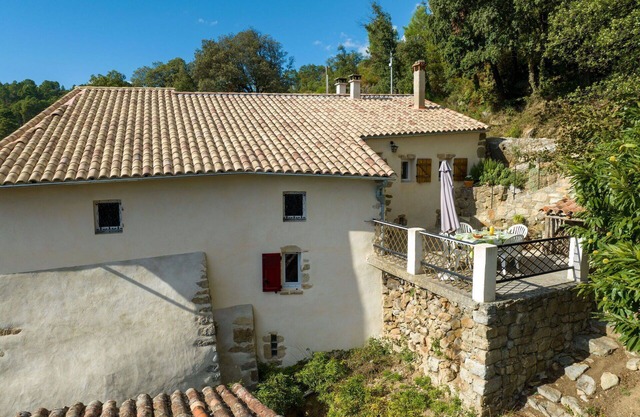 Beautiful villa for 6 guests with WIFI, TV, terrace, pets allowed and parking