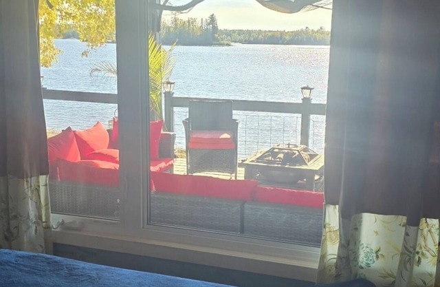 Beautiful 4-season Cottage to retreat from a busy lifestyle.